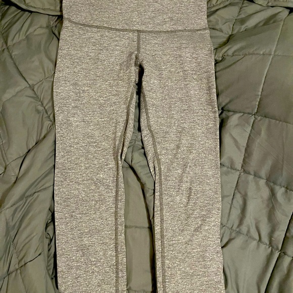 Lululemon cropped grey blend leggings - Picture 2 of 8